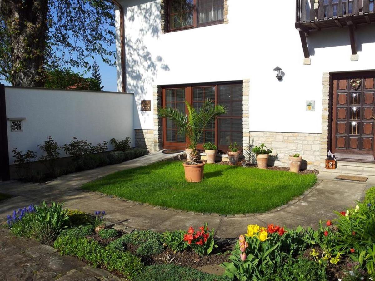Ferienwohnung "Am Geiseltal" Merseburgo Exterior foto